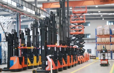 電動液壓搬運車成為物流裝卸工的好幫手